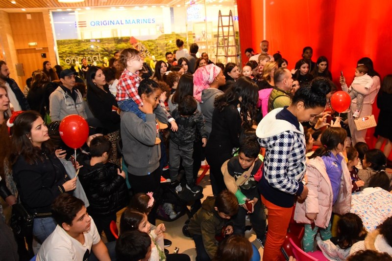 Biggest Christmas Reveal event at Toy Store-ABC Verdun